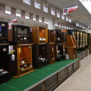 上置仏壇 お仏壇のまつや・水戸本店店内